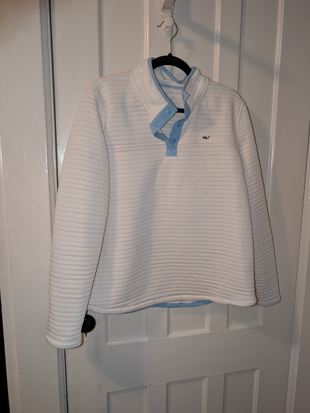 Vineyard Vines XL White Quilted Pullover with Light Blue Snap Trim